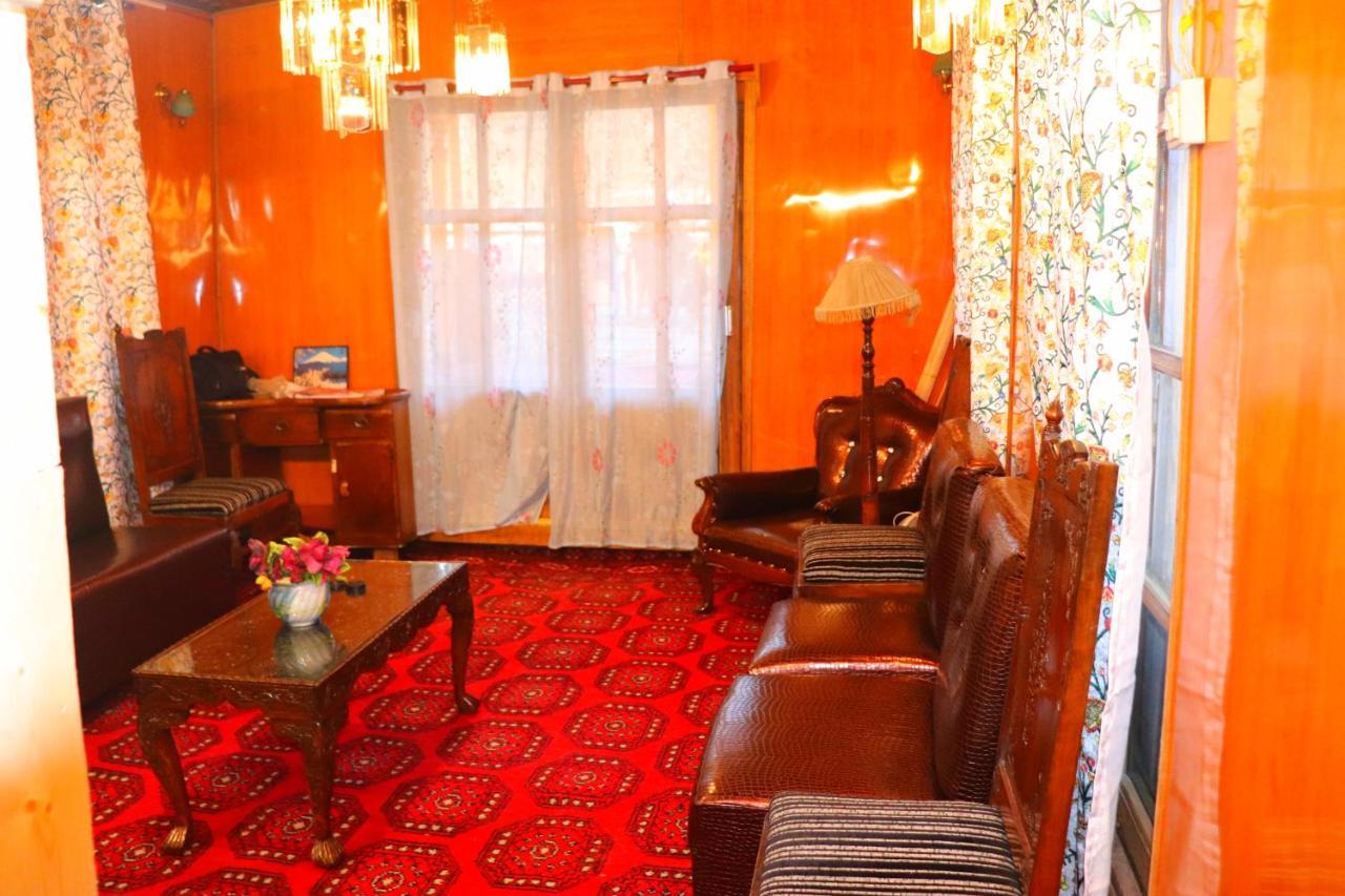 House Boat New Pala Palace Σριναγκάρ Εξωτερικό φωτογραφία