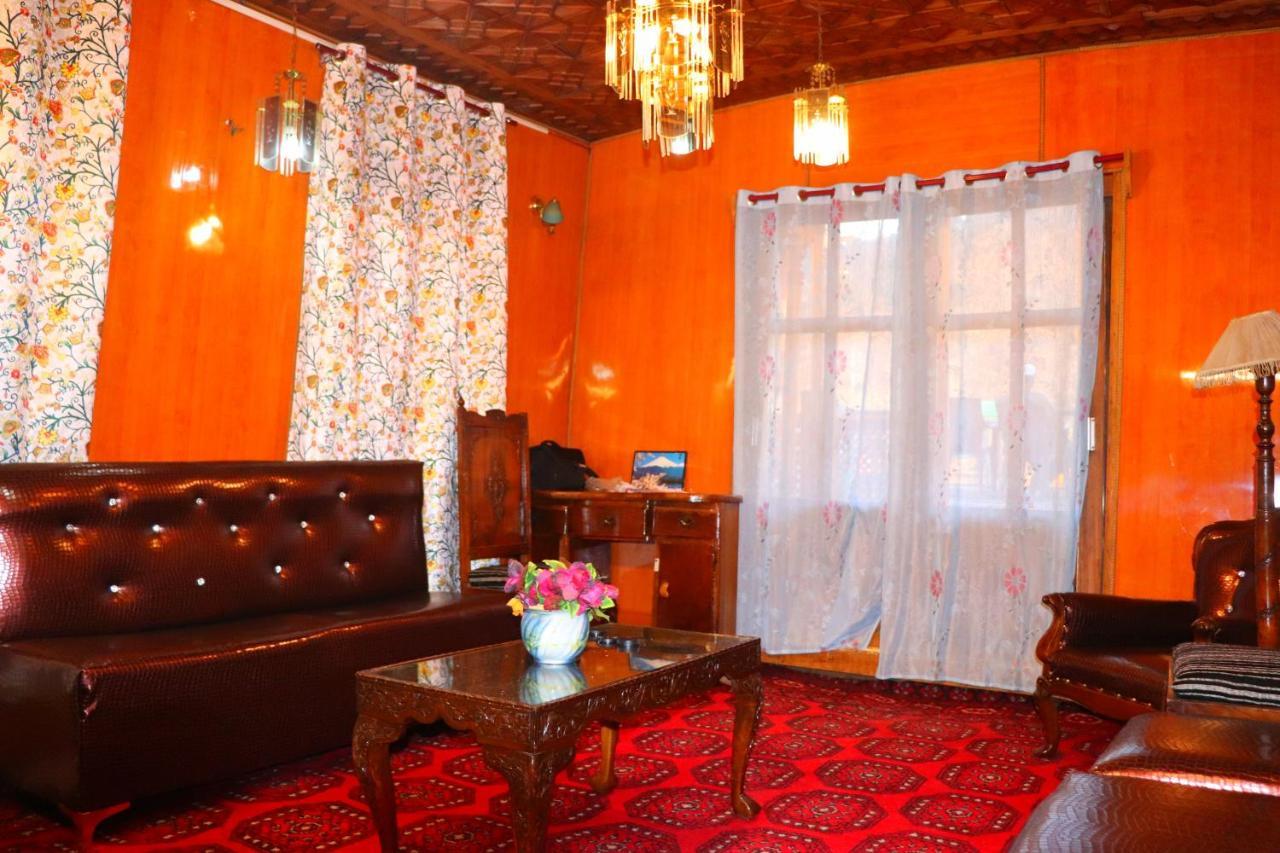 House Boat New Pala Palace Σριναγκάρ Εξωτερικό φωτογραφία