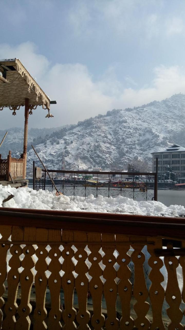 House Boat New Pala Palace Σριναγκάρ Εξωτερικό φωτογραφία