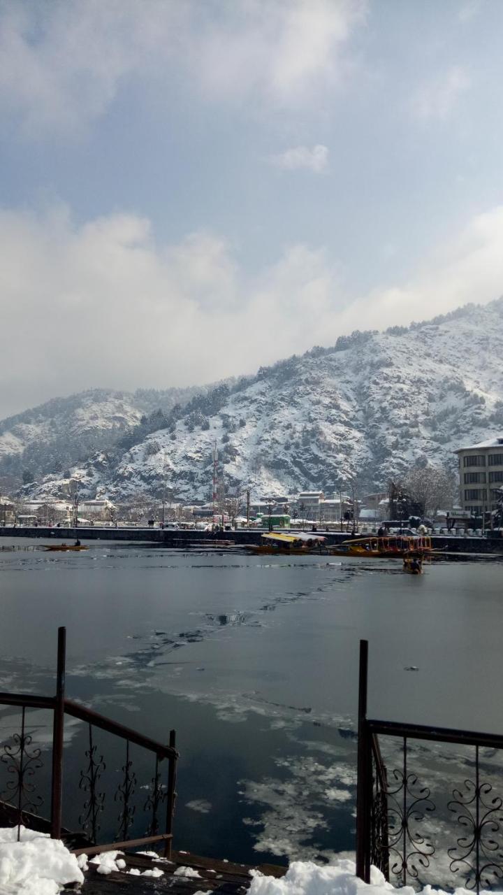 House Boat New Pala Palace Σριναγκάρ Εξωτερικό φωτογραφία